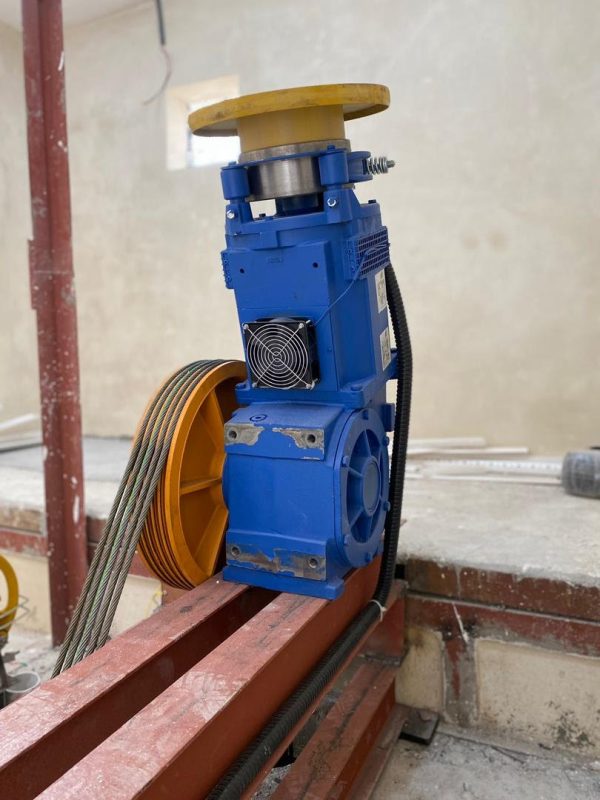 انواع موتور آسانسور گیربکس دار