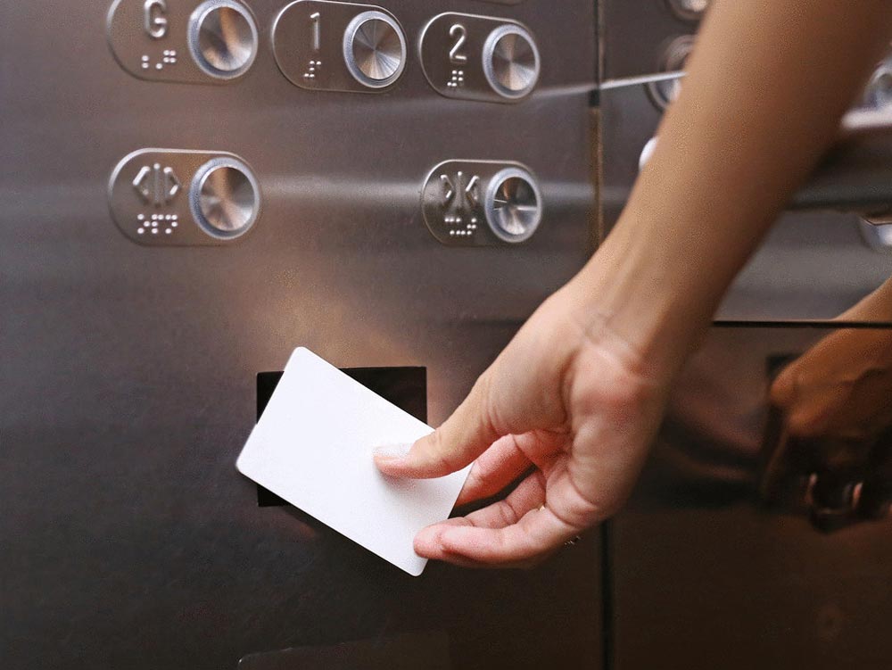 دکمه آسانسور کارتی