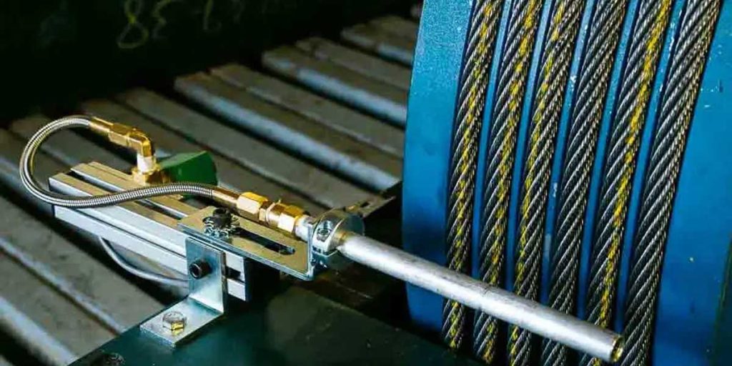 روغن کاری ریل آسانسور چگونه انجام می‌شود؟