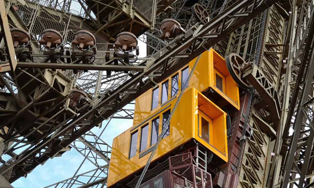 بالا رفتن با آسانسور برج ایفل